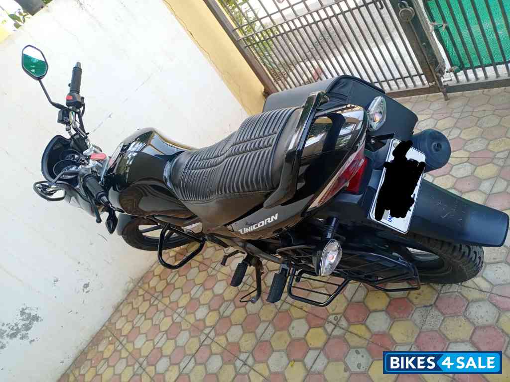 Black Honda Unicorn 160 BS6