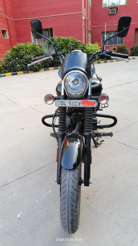 Black Bajaj Avenger Street 160 BS6