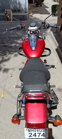 Red Bajaj Avenger 220 DTS-i