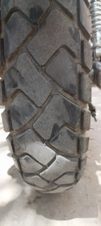 Red Bajaj Avenger 220 DTS-i