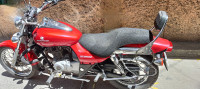 Red Bajaj Avenger 220 DTS-i