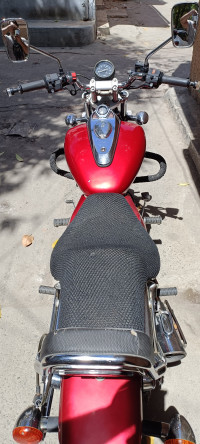 Red Bajaj Avenger 220 DTS-i