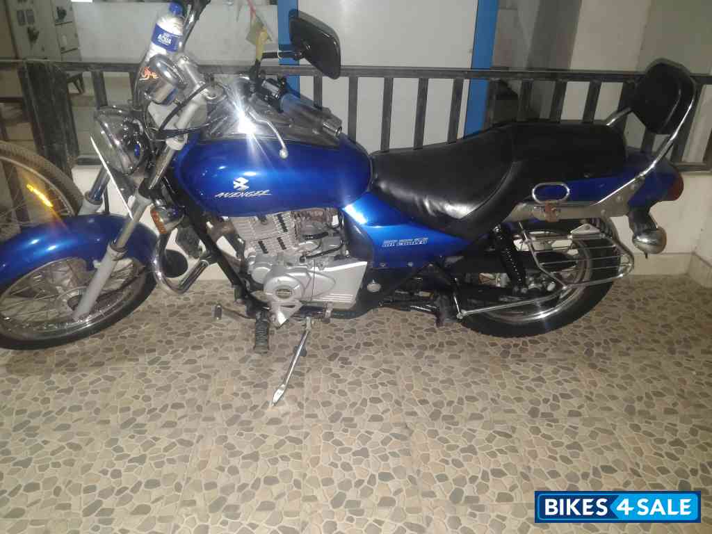 Bajaj Avenger 220 DTS-i