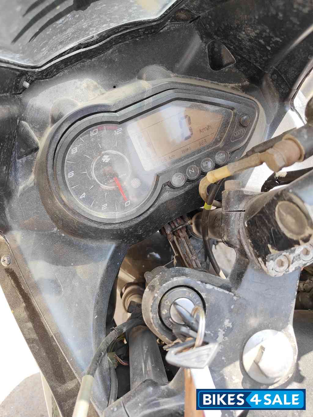 Black Bajaj Pulsar 220F