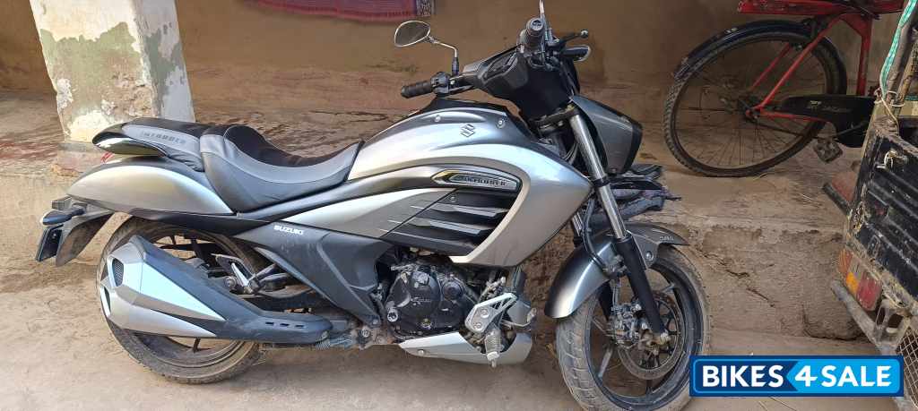Suzuki Intruder 150 FI
