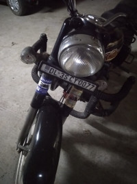 Black Royal Enfield Bullet Standard 350