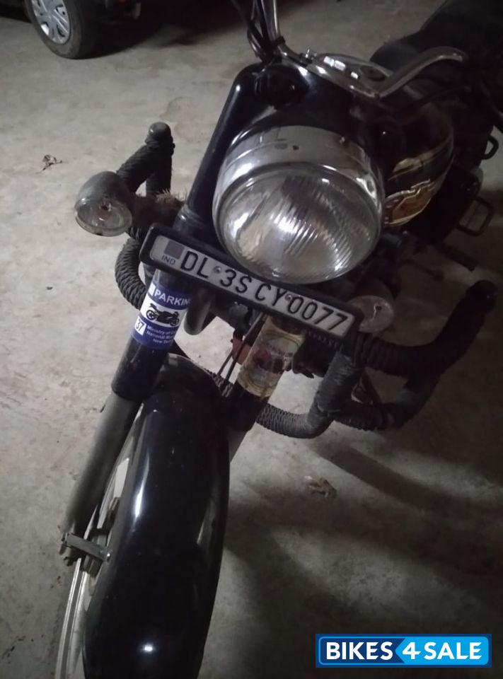 Black Royal Enfield Bullet Standard 350 Black Royal Enfield Bullet Standard 350