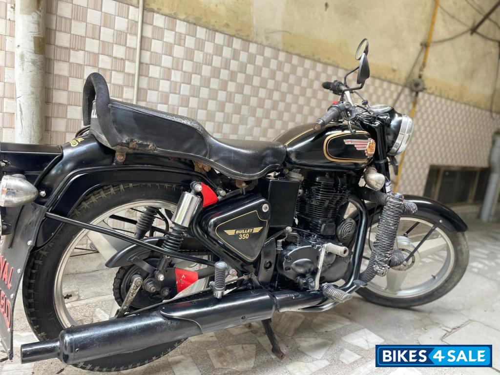 Black Royal Enfield Bullet Standard 350 Black Royal Enfield Bullet Standard 350