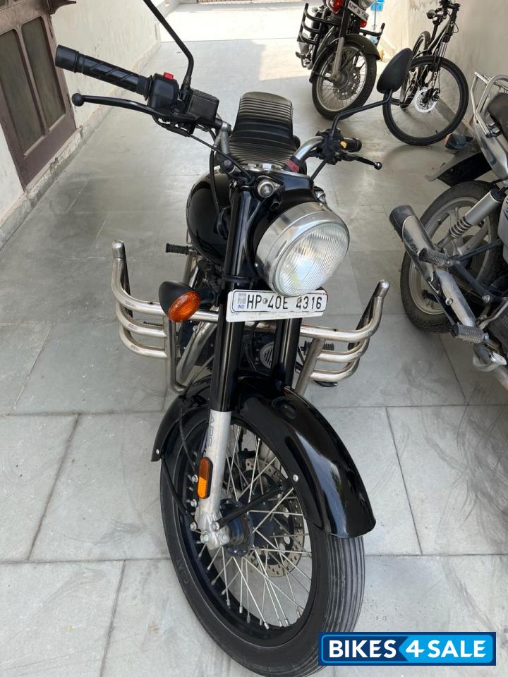 Jet Black Royal Enfield Bullet 350 ES