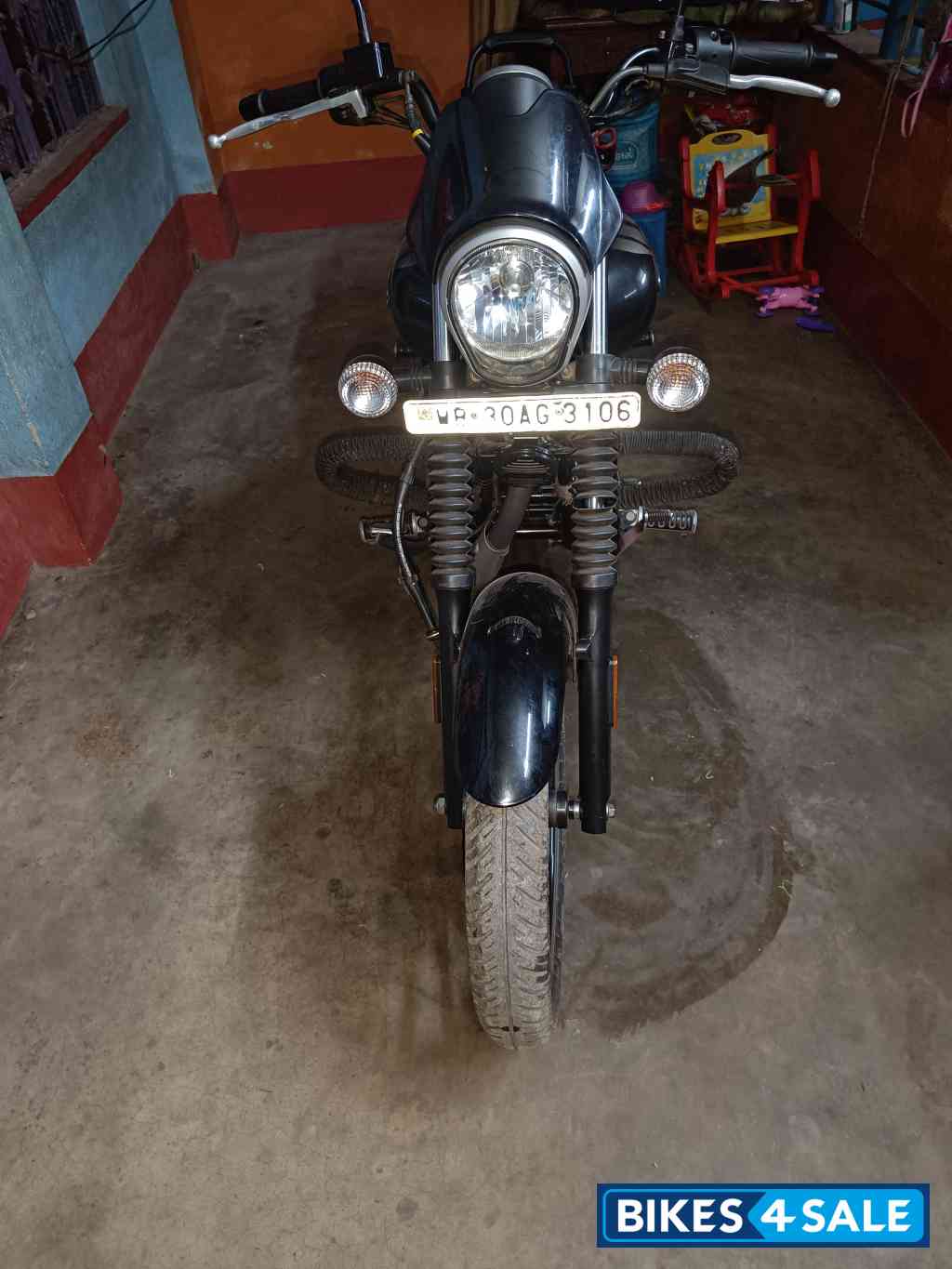 Black Bajaj Avenger Street 160 BS6