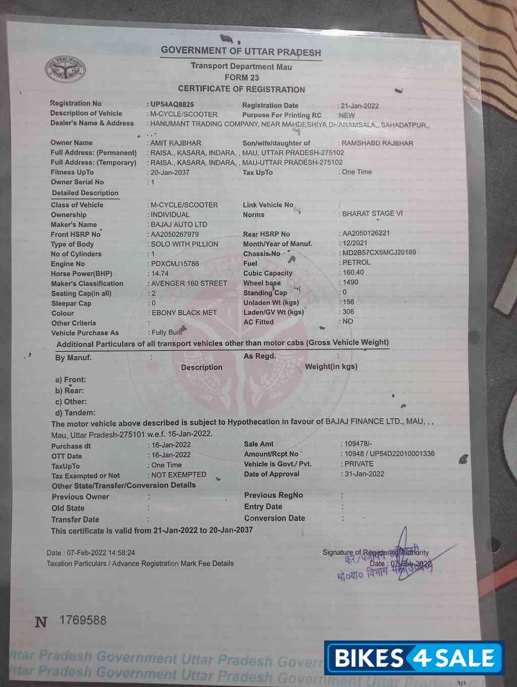 Black Bajaj Avenger Street 160 BS6