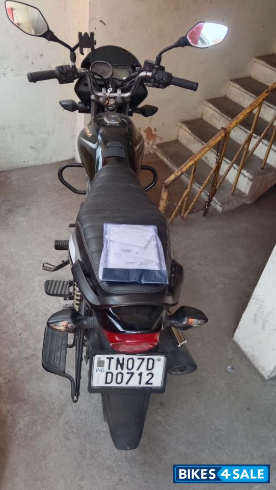 Black And Gold Bajaj Platina 110 ABS Black And Gold Bajaj Platina 110 ABS