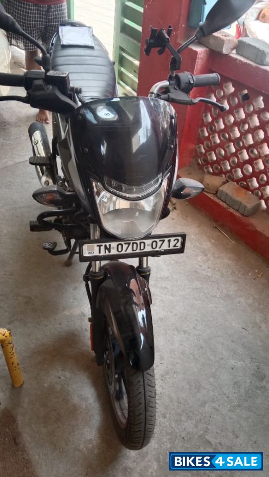 Black And Gold Bajaj Platina 110 ABS Black And Gold Bajaj Platina 110 ABS
