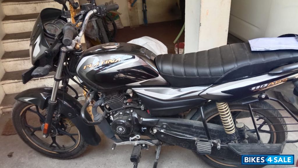 Black And Gold Bajaj Platina 110 ABS Black And Gold Bajaj Platina 110 ABS