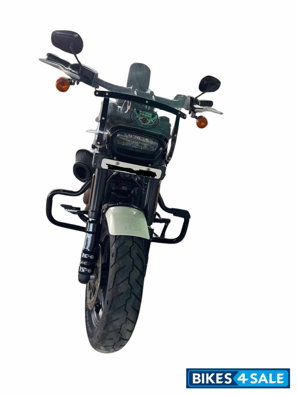 Salt White Harley Davidson Fat Bob