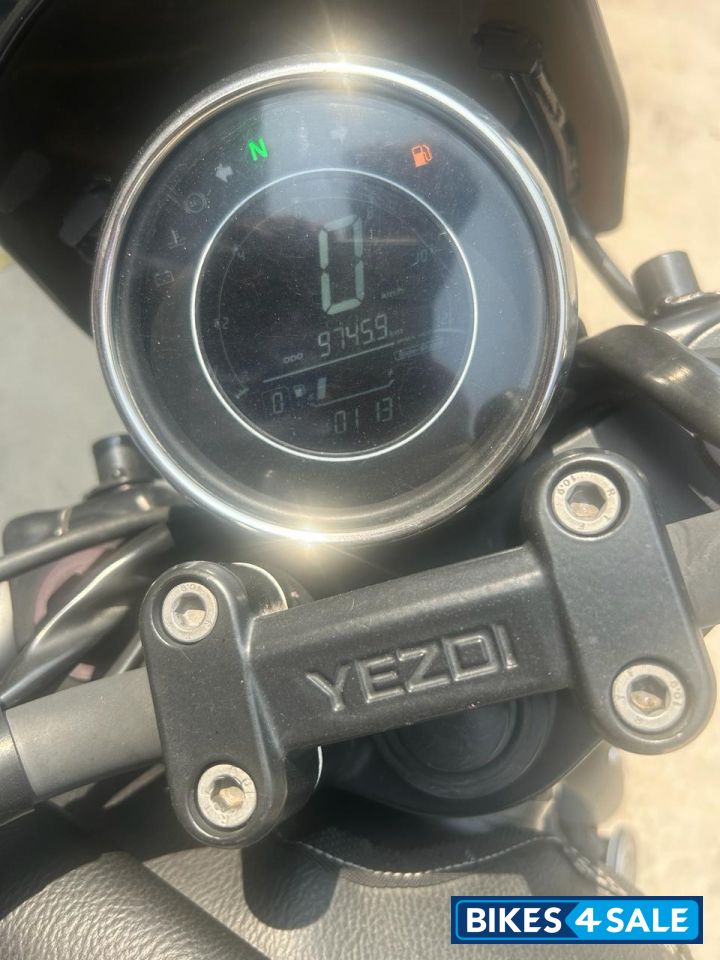 Yezdi Roadster Dark