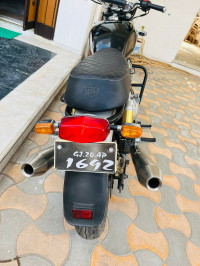 Black Royal Enfield Interceptor 650 Twin