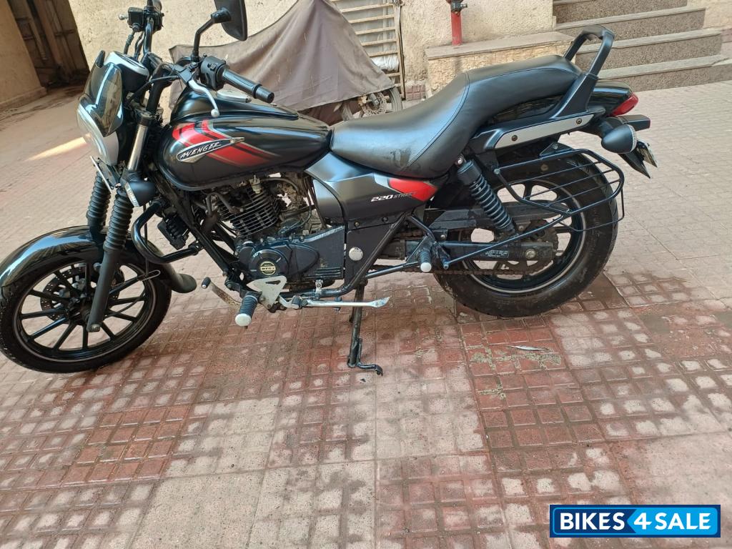 Bajaj Avenger Street 220