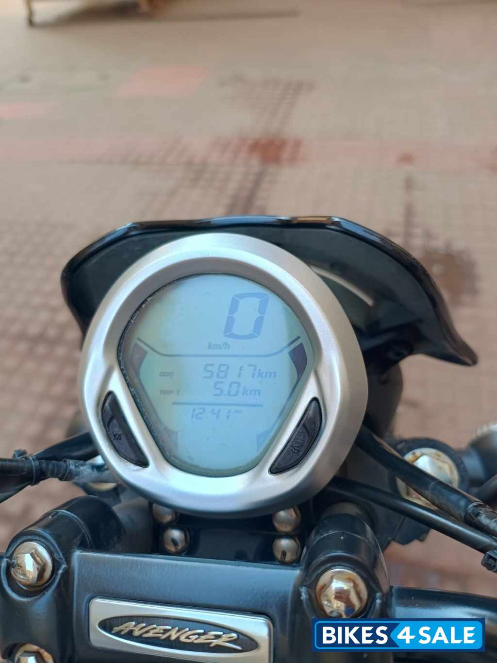 Bajaj Avenger Street 220