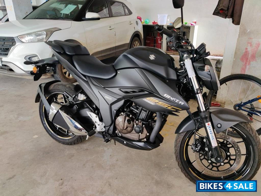 Metallic Mat Black Suzuki Gixxer 250 BS6