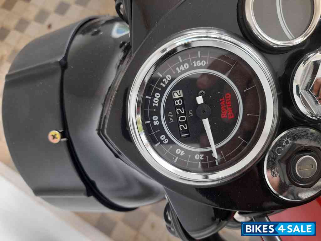 Regal Red Royal Enfield Bullet 350 ES BS6