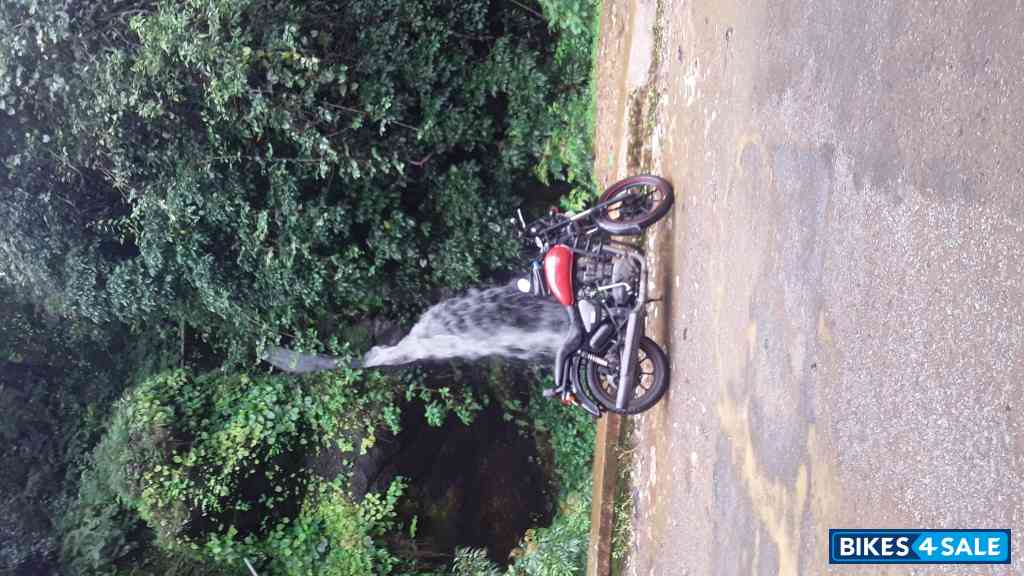 Red Royal Enfield Thunderbird X 350