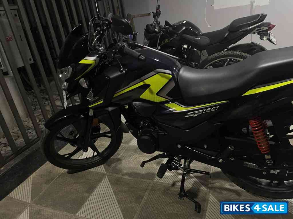 Pearl Blue Honda SP125