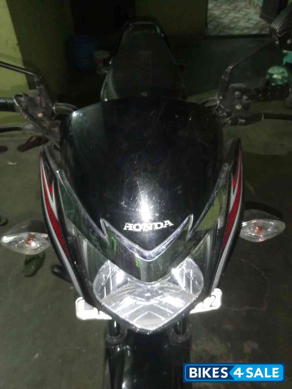 Black Honda Shine 125