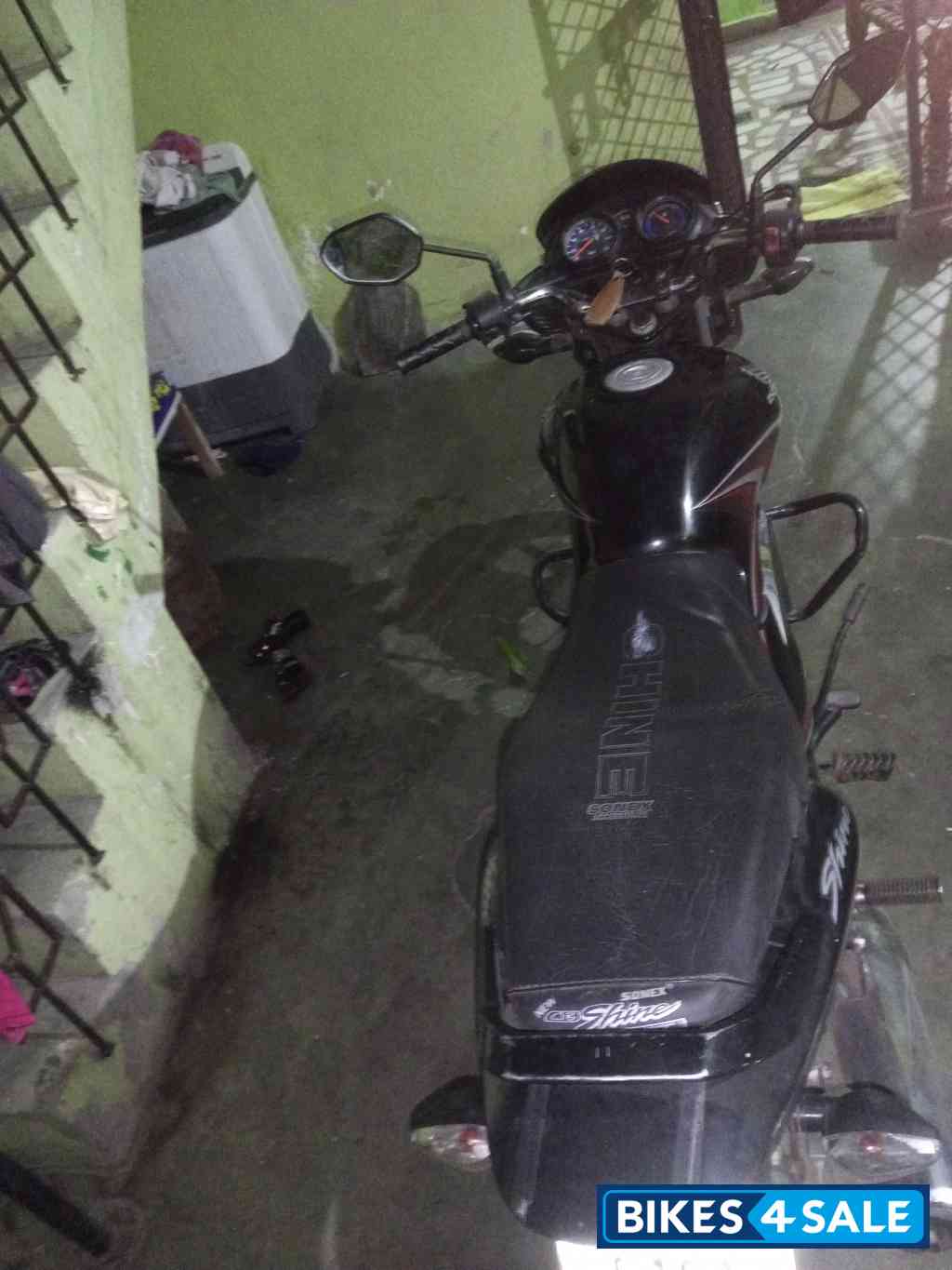 Black Honda Shine 125