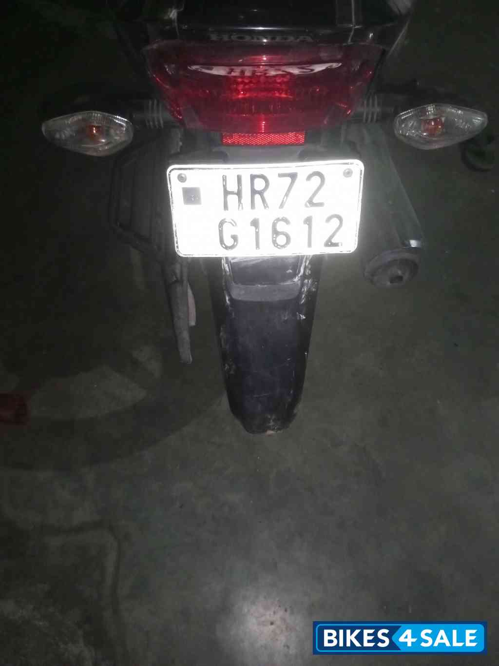 Black Honda Shine 125