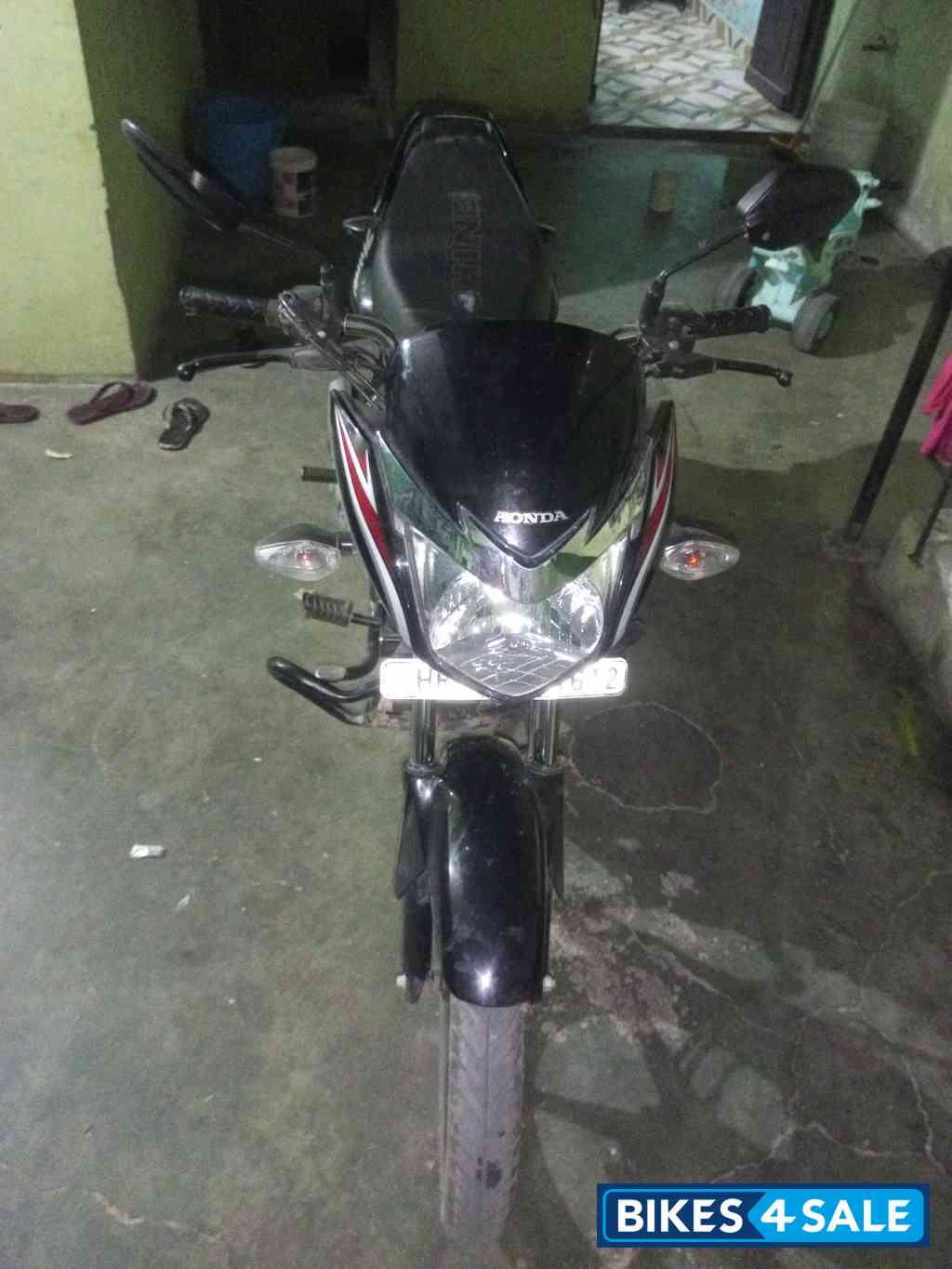 Black Honda Shine 125