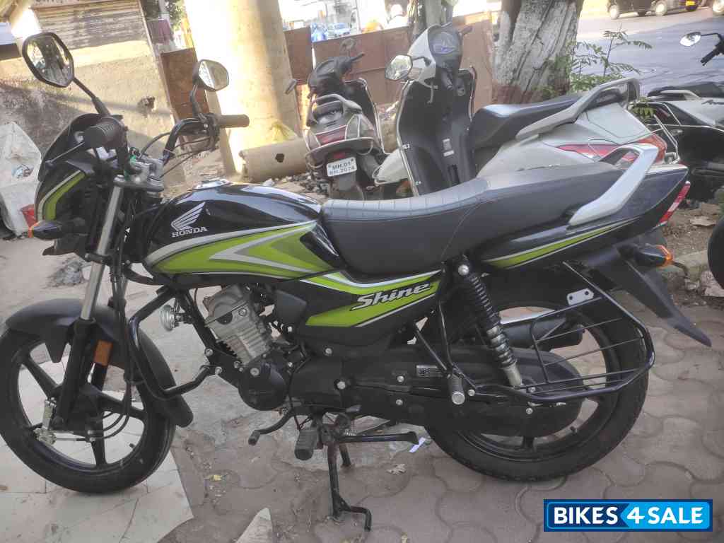 Green Honda Shine 100