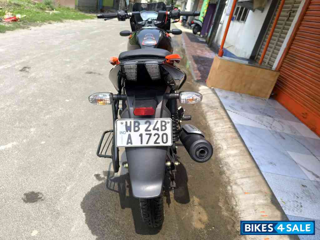 Bajaj Pulsar 125 Split Seat