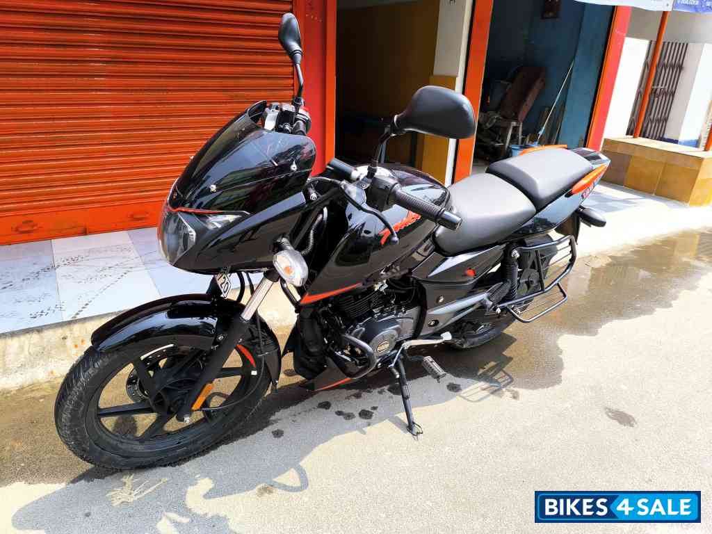 Bajaj Pulsar 125 Split Seat