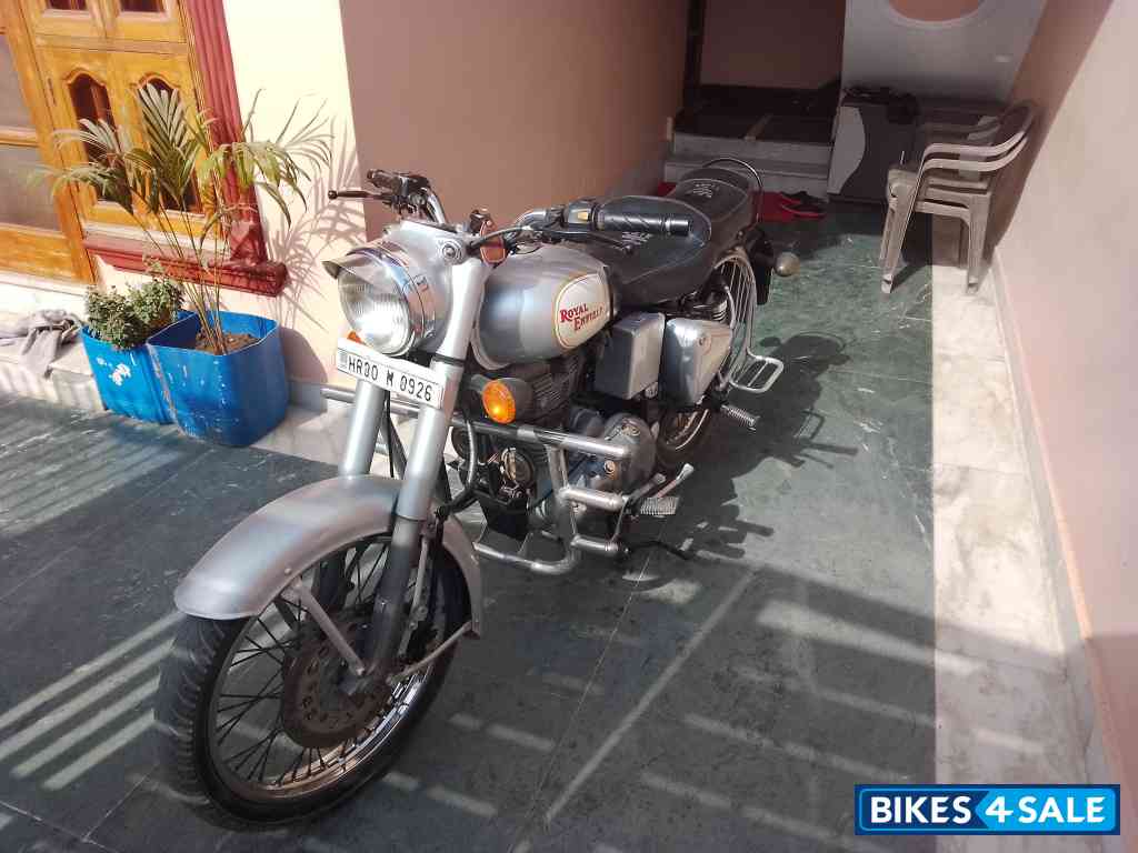 Silver Royal Enfield Classic 350