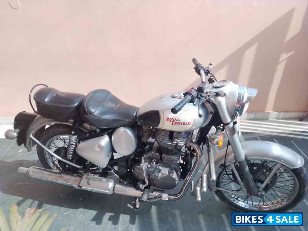 Silver Royal Enfield Classic 350
