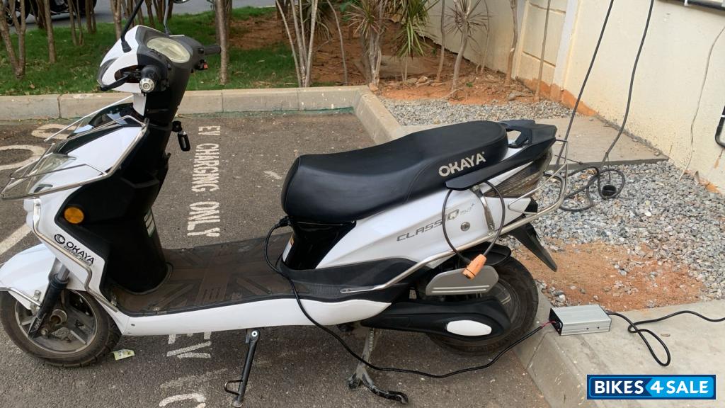 White Okaya Classiq 150