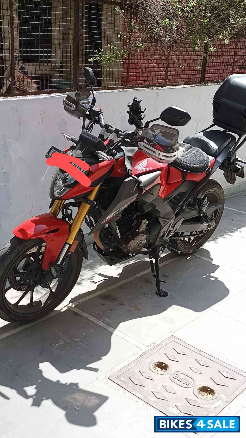 Red Honda CB300F Deluxe Pro