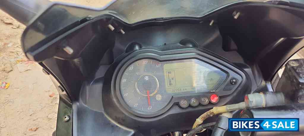 Bajaj Pulsar 220F