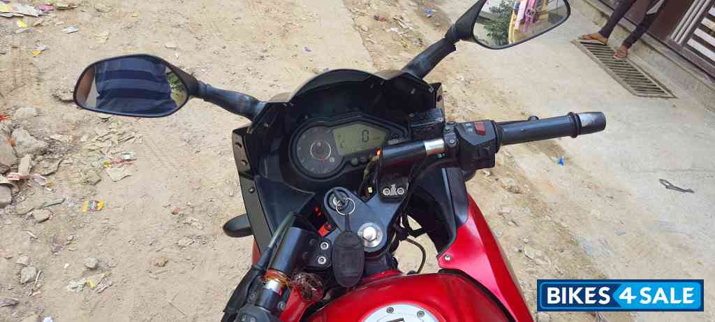 Bajaj Pulsar 220F