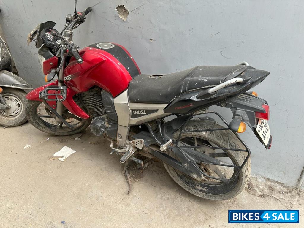 Red Yamaha FZ16 Red Yamaha FZ16