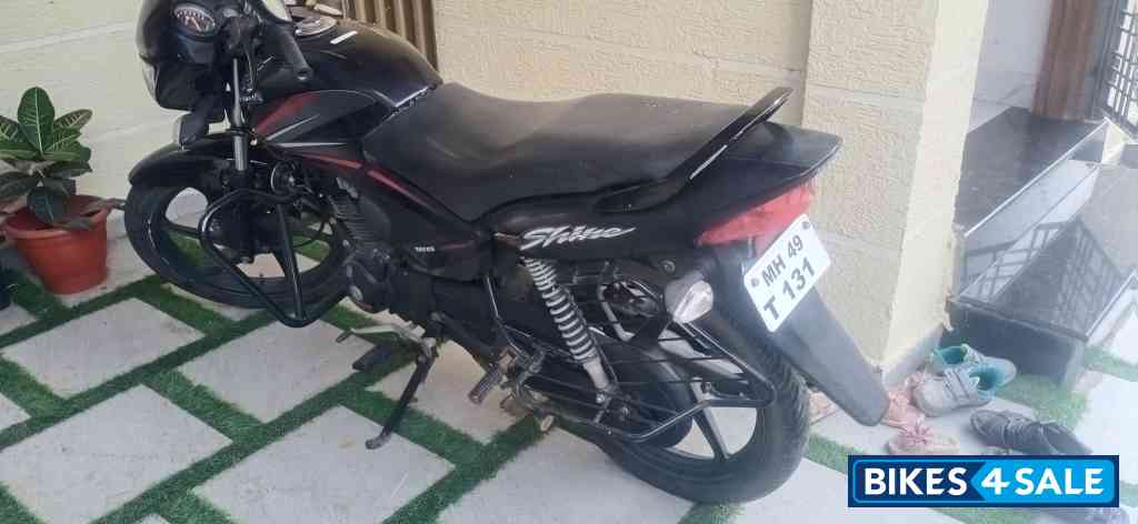 Black Honda Shine 125 Disc