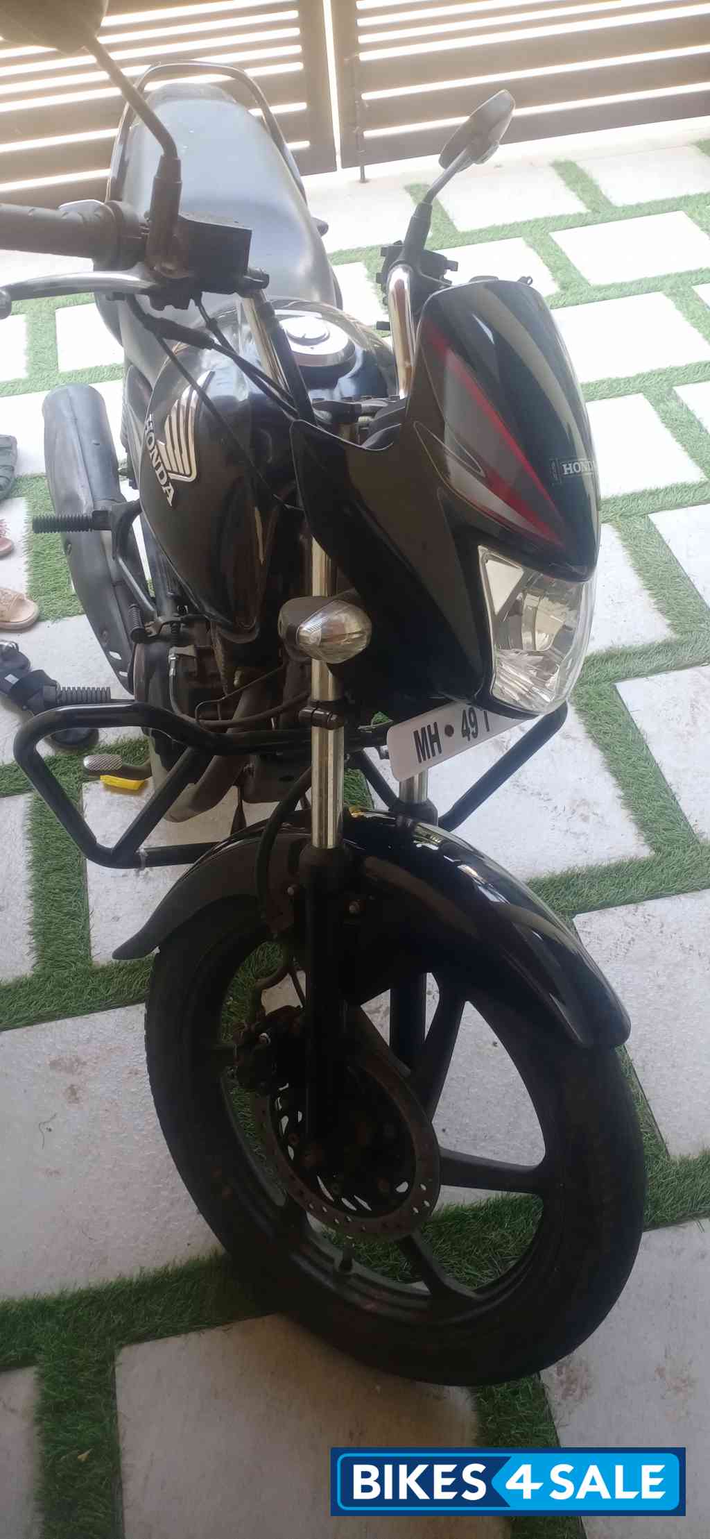 Black Honda Shine 125 Disc