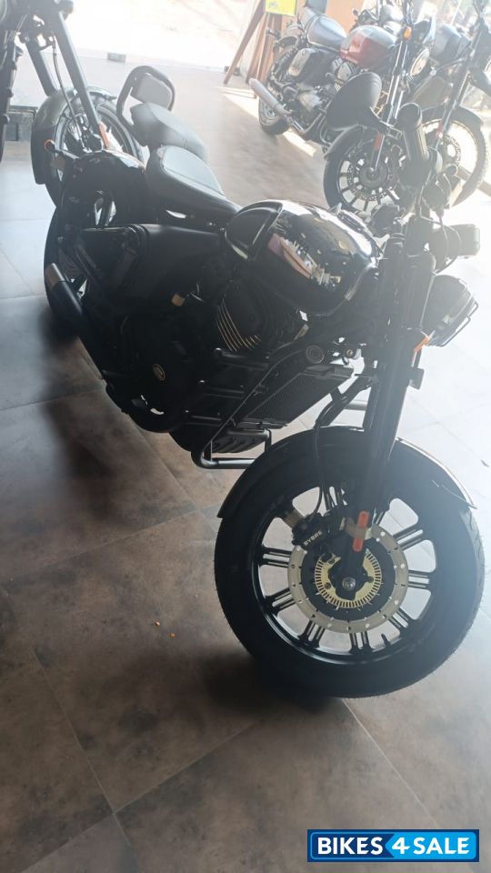 Jawa 42 Bobber Dual Channel ABS