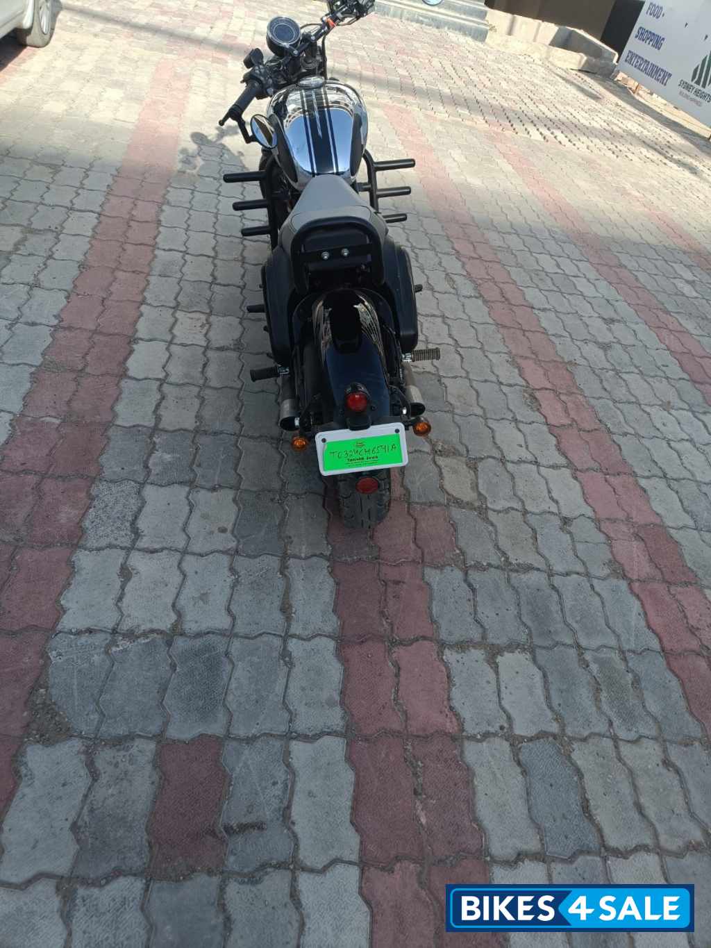 Jawa 42 Bobber Dual Channel ABS