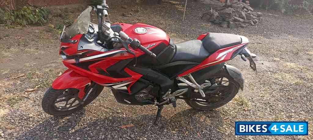 Bajaj Pulsar RS 200