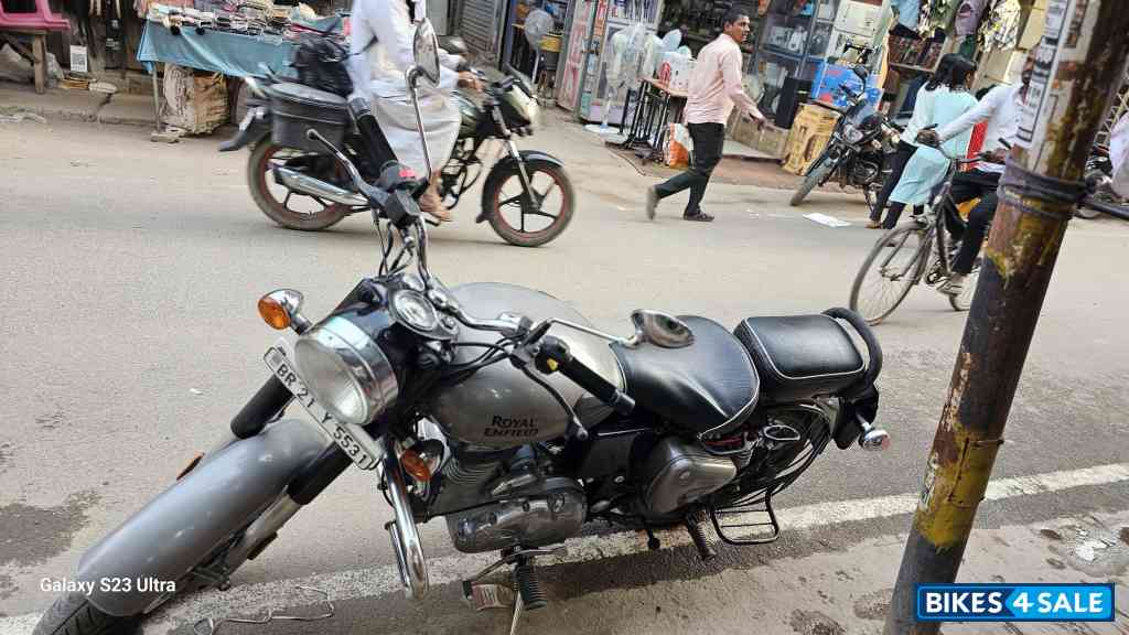 Gun Metal Gray Royal Enfield Classic 350 Dual Channel BS6