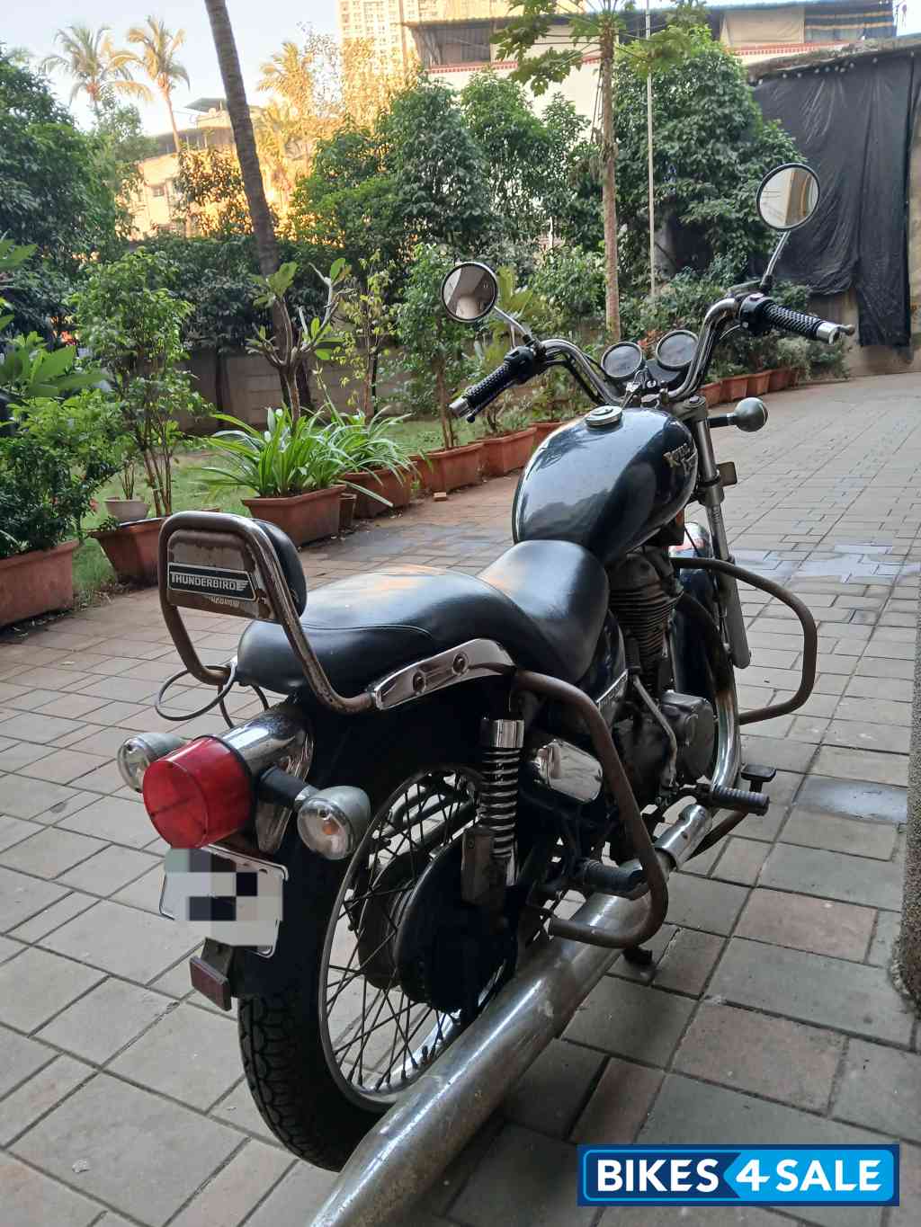 Black Royal Enfield Thunderbird TwinSpark 350 Black Royal Enfield Thunderbird TwinSpark 350