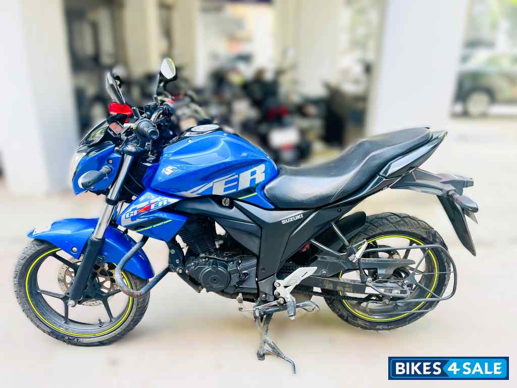 Suzuki Triton Blue Suzuki Gixxer SP