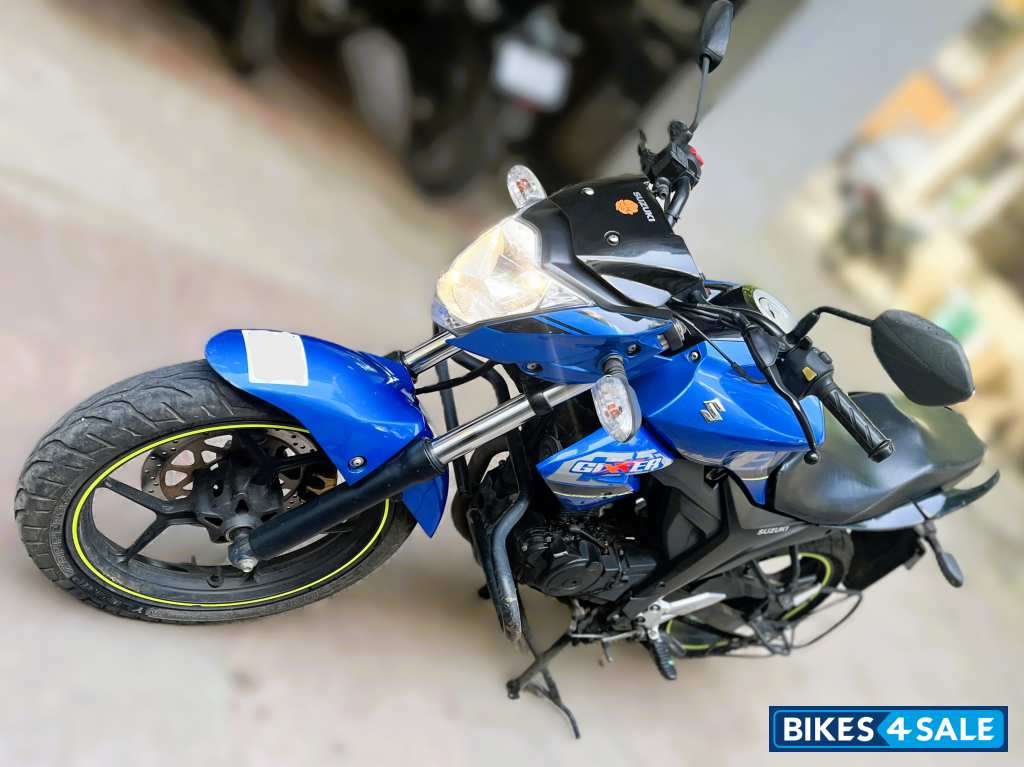 Suzuki Triton Blue Suzuki Gixxer SP